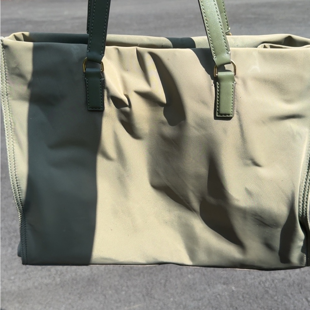 Tory Burch Green Tote Bag - Picture 2 of 3